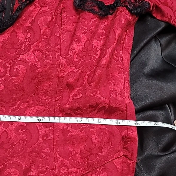 Lipservice gown - Picture 8 of 14